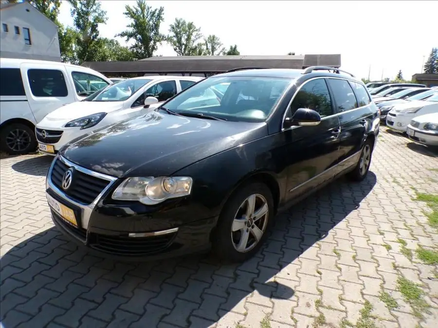 Volkswagen Passat 1,9 TDI N1,TAŽNÉ ZAŘÍZENÍ — Zepředu zblízka
