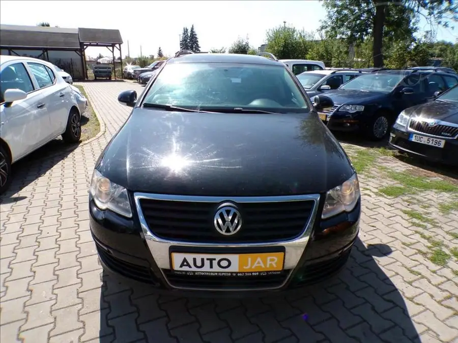 Volkswagen Passat 1,9 TDI N1,TAŽNÉ ZAŘÍZENÍ — Čelní pohled