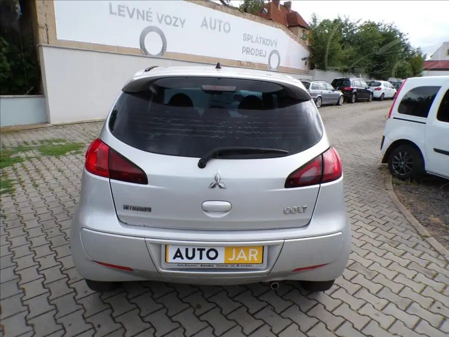 Mitsubishi Colt 1,3 i — Zadní pohled