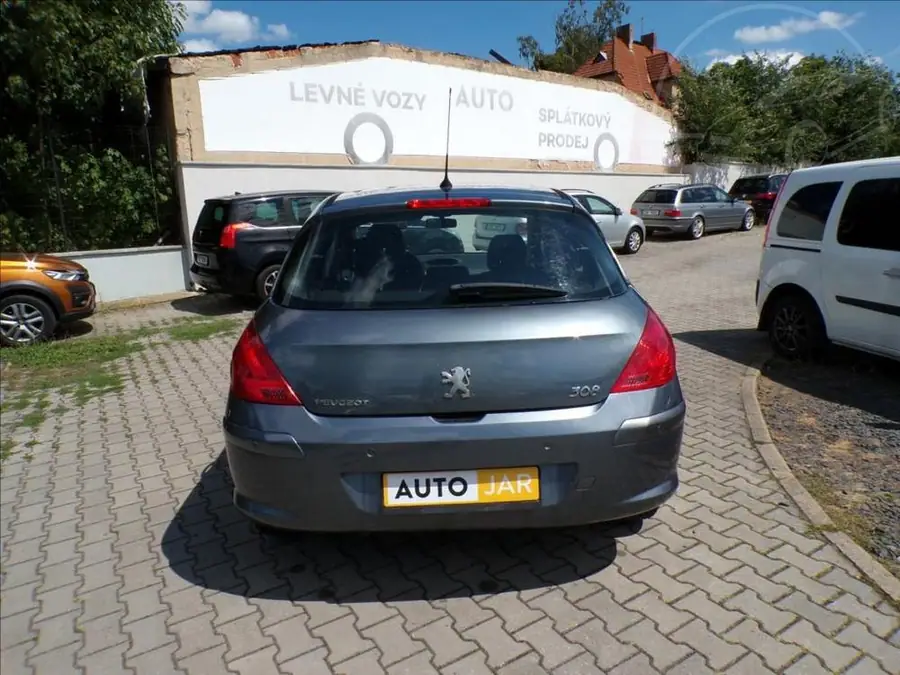 Peugeot 308 1,6 HDi — Zezadu zleva