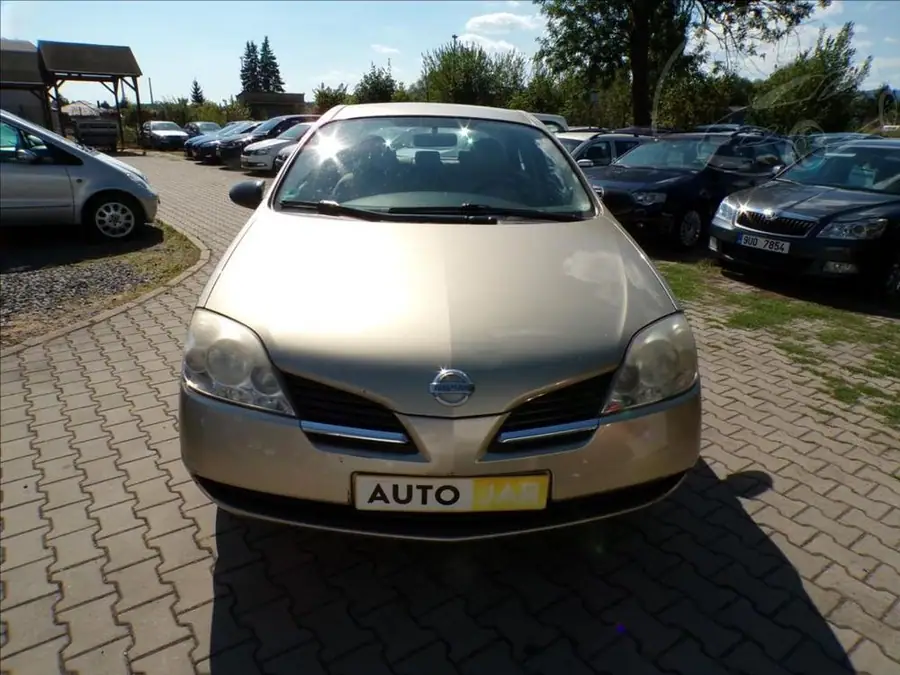 Nissan Primera 1,8 16V — Čelní pohled