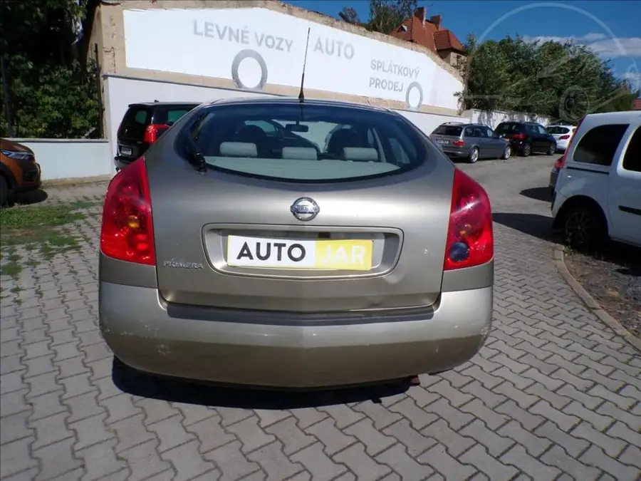 Nissan Primera 1,8 16V — Zadní pohled