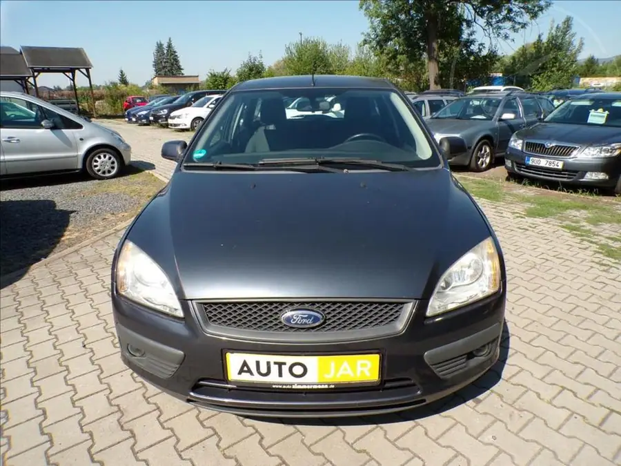 Ford Focus 1,6 16V  TAŽNÉ ZAŘÍZENÍ — Čelní pohled