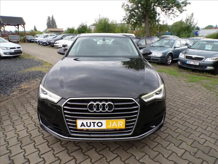 Audi A6 2,0 TFSI — Čelní pohled