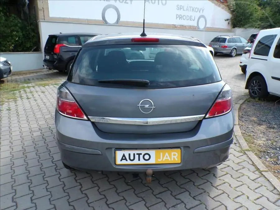 Opel Astra 1,6   AUTOMAT,TAŽ.ZAŘ. — Zezadu zleva