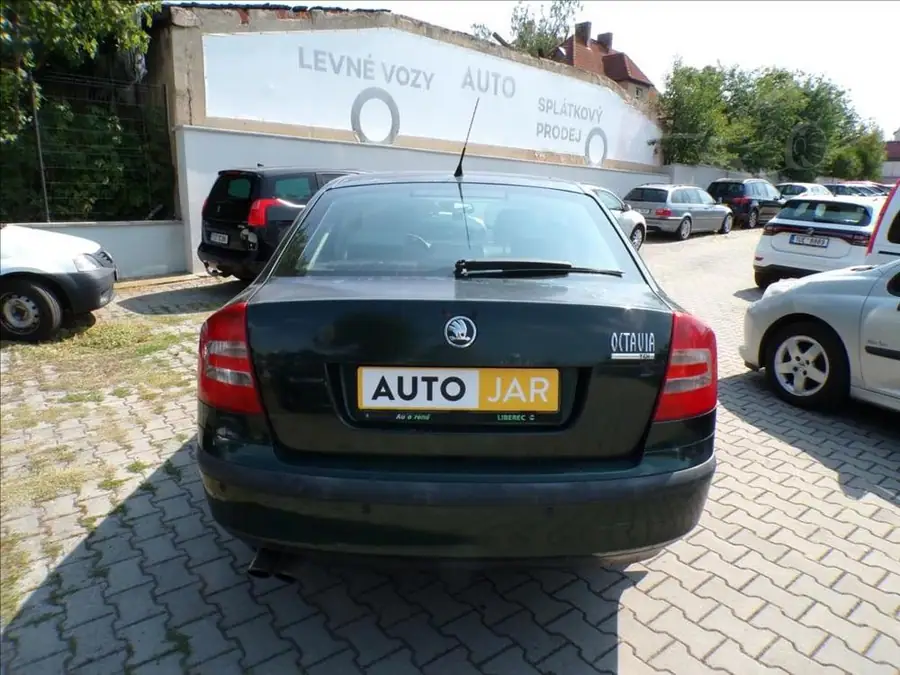 Škoda Octavia 1,9 TDI  DSG — Zadní pohled