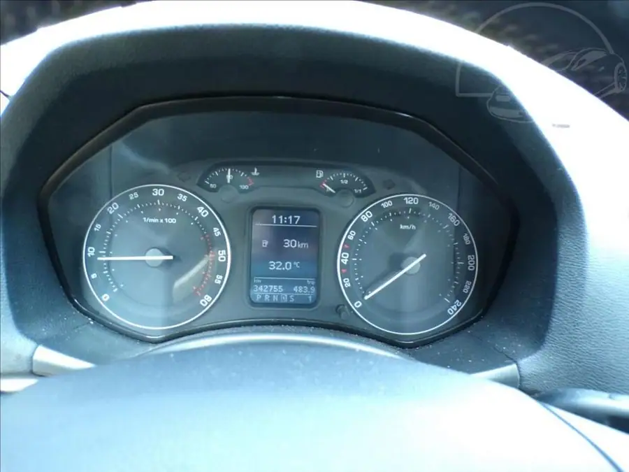 Škoda Octavia 1,9 TDI  DSG — Interiér — palubní deska
