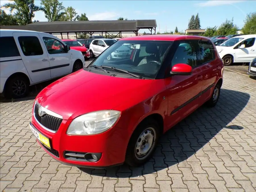 Škoda Fabia 1,2 HTP — Zepředu zblízka