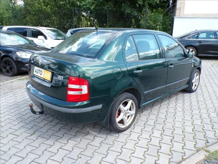 Škoda Fabia 1,9 TDI  TAŽNÉ ZAŘÍZENÍ — Zezadu zprava
