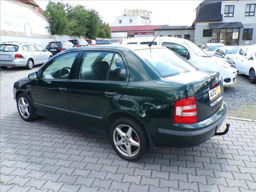 Škoda Fabia 1,9 TDI  TAŽNÉ ZAŘÍZENÍ — Zadní pohled