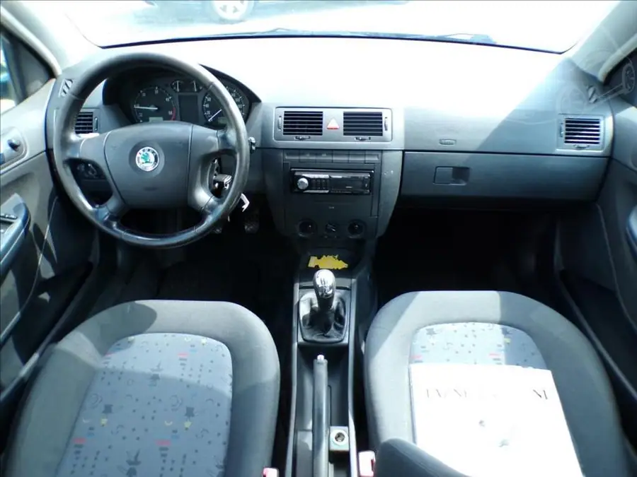 Škoda Fabia 1,9 TDI  TAŽNÉ ZAŘÍZENÍ — Interiér — palubní deska
