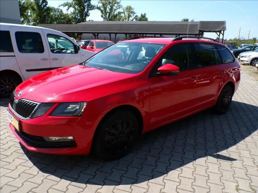 Škoda Octavia 1,6 TDI — Čelní pohled