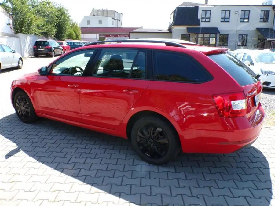 Škoda Octavia 1,6 TDI — Zadní pohled