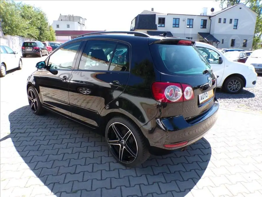 Volkswagen Golf Plus 1,2 TSI-77KW  DIGI.KLIMA — Zezadu zprava