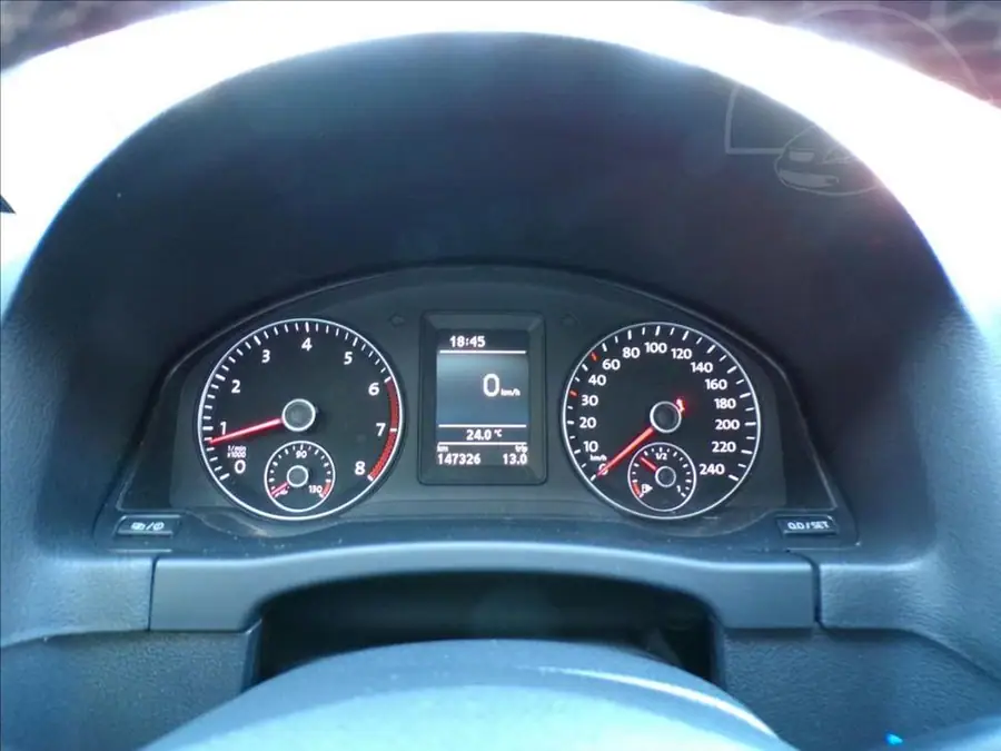 Volkswagen Golf Plus 1,2 TSI-77KW  DIGI.KLIMA — Interiér — palubní deska