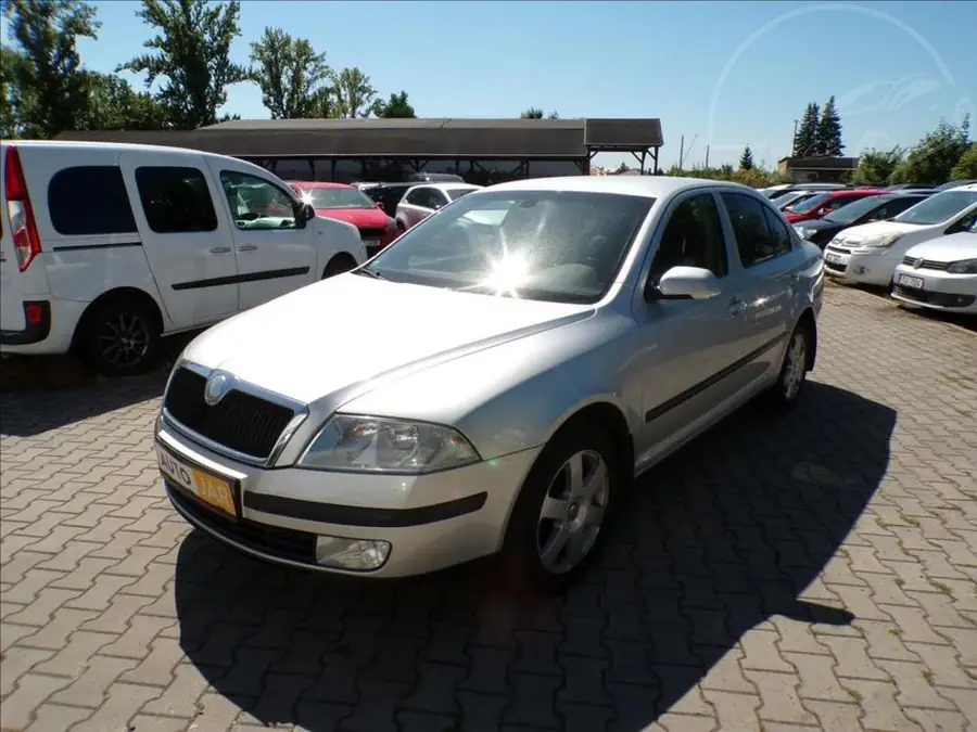 Škoda Octavia 1,9 TDI  DIGI.KLIMA — Zepředu zblízka