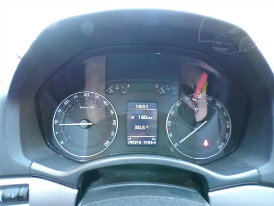 Škoda Octavia 1,9 TDI  DIGI.KLIMA — Interiér — palubní deska