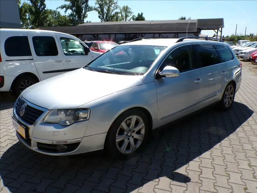 Volkswagen Passat 2,0 TDI 125kW  AUTOMAT,XENON — Čelní pohled