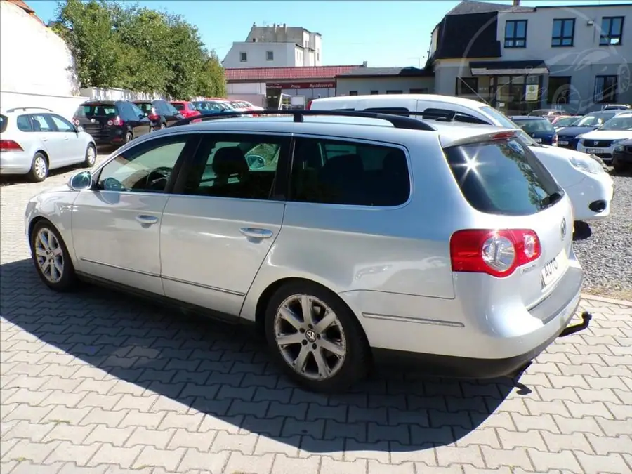 Volkswagen Passat 2,0 TDI 125kW  AUTOMAT,XENON — Zadní pohled