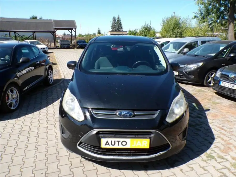 Ford Grand C-Max 1,6 i 110kW  7.MÍST,TAŽ.ZAŘ. — Zepředu zblízka