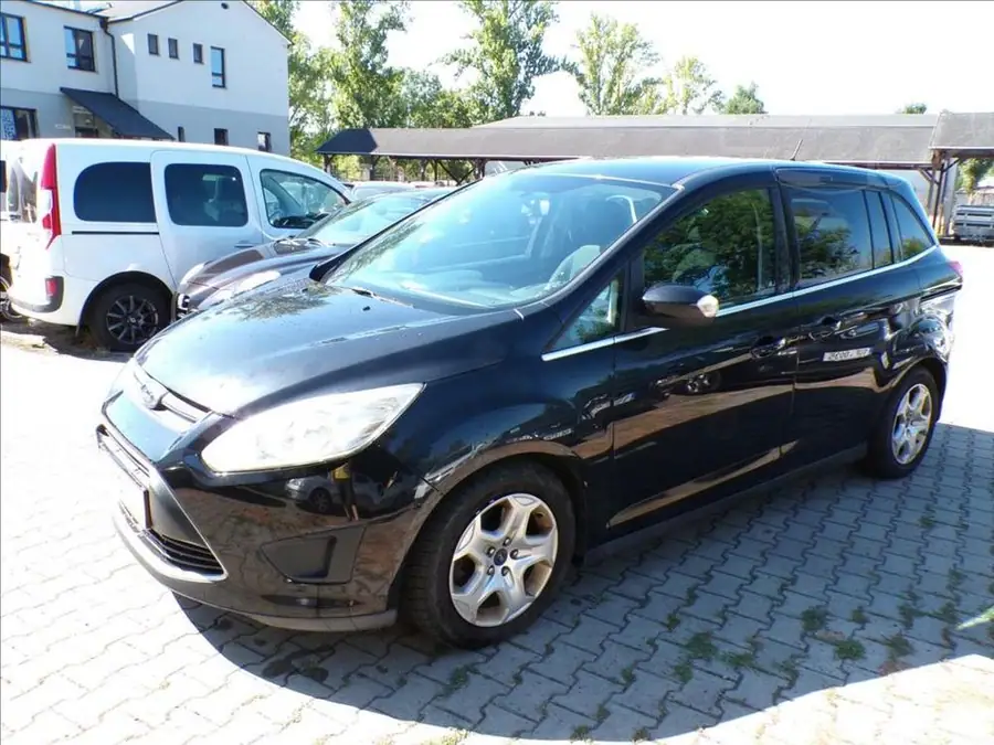 Ford Grand C-Max 1,6 i 110kW  7.MÍST,TAŽ.ZAŘ. — Čelní pohled