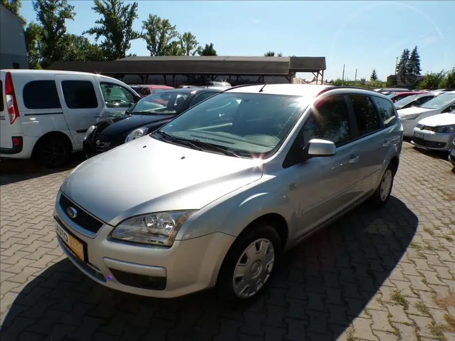 Ford Focus 1,6 TDCI  DIGI.KLIMA — Zepředu zblízka