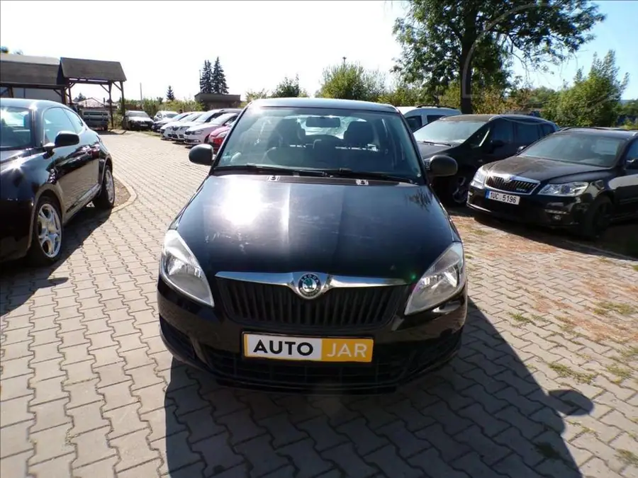 Škoda Fabia 1,2 TSI  TAŽNÉ ZAŘÍZENÍ,KLIMA — Čelní pohled