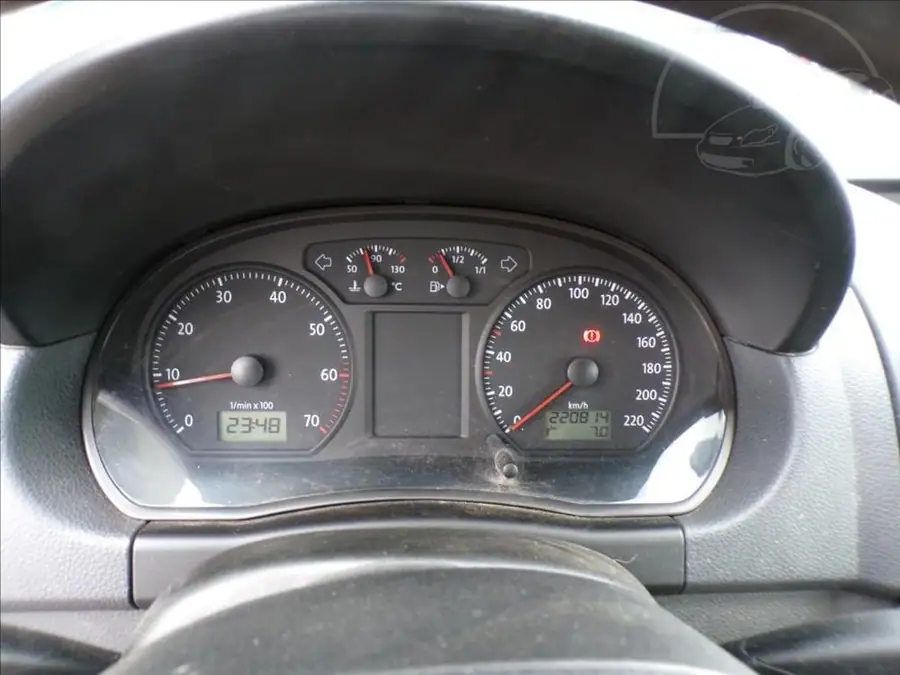 Volkswagen Polo 1,2 12V  KLIMA — Interiér — palubní deska