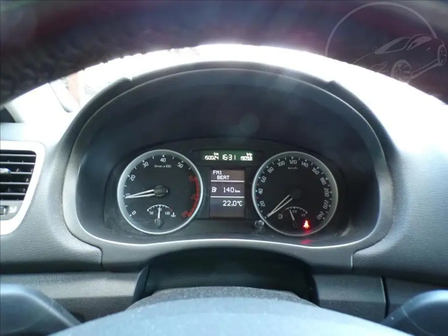 Škoda Fabia 1,2 12V  SPORT — Interiér — palubní deska
