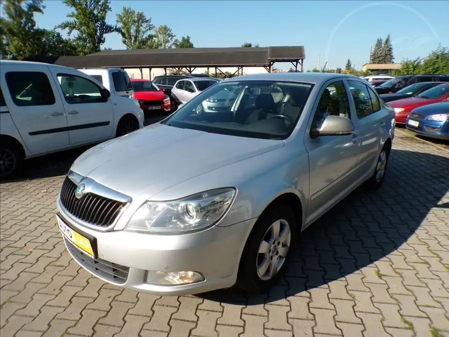 Škoda Octavia 2,0 TDI-103KW  DSG — Zepředu zblízka