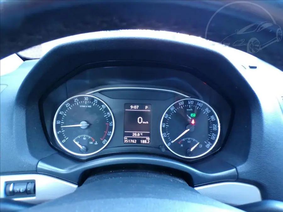 Škoda Octavia 2,0 TDI-103KW  DSG — Interiér — palubní deska