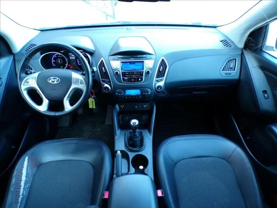Hyundai iX35 1,7 CRDi  1.MAJITEL ČR — Interiér — palubní deska