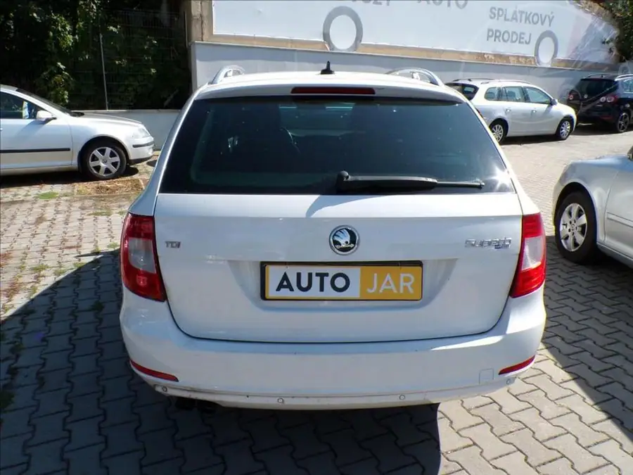 Škoda Superb 2,0 TDI  AUTOMAT,XENON,KŮŽE — Zezadu zleva