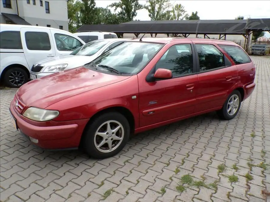 Citroën Xsara 1,8 i  NAVIGACE — Čelní pohled