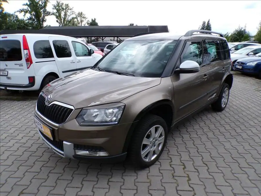 Škoda Yeti 2,0 TDI XENONY — Zepředu zblízka
